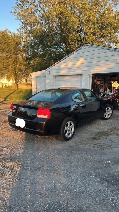 2010 Dodge Charger 6th Gen - Image 2 of 6