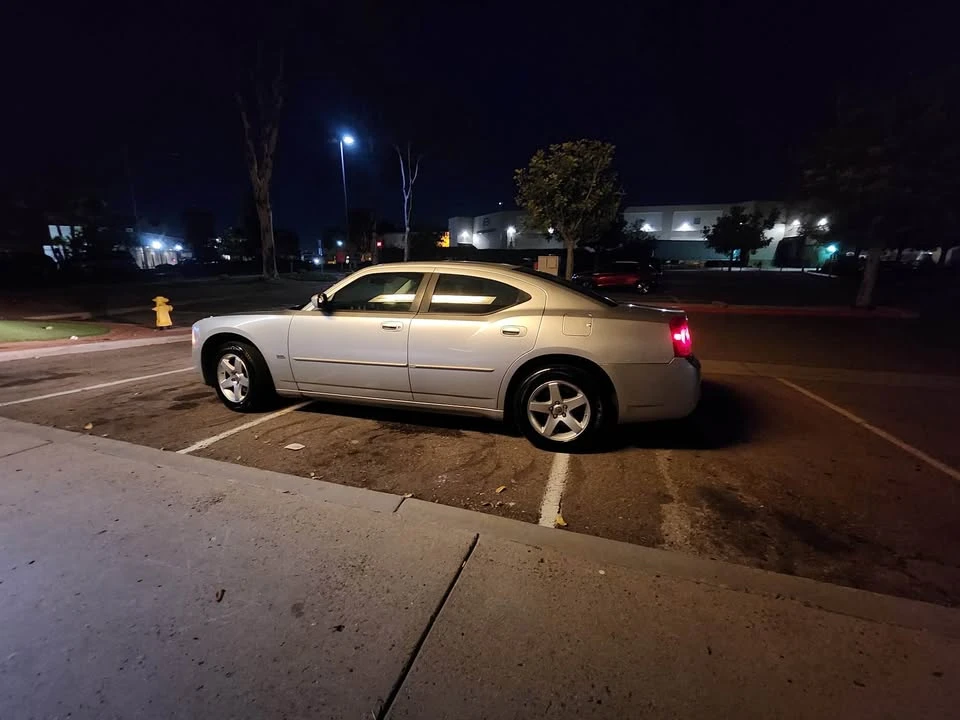 2010 Dodge Charger 6th Gen - Image 4 of 11