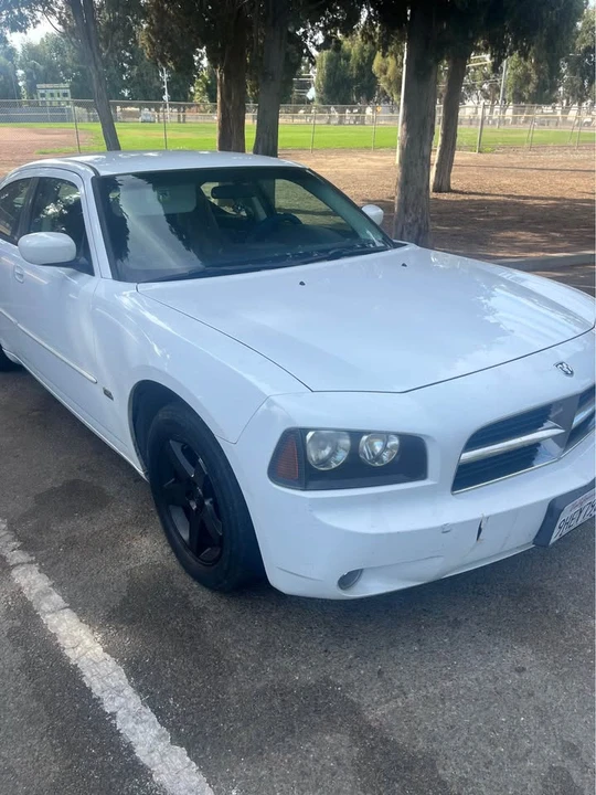 2010 Dodge Charger 6th Gen - Image 9 of 13