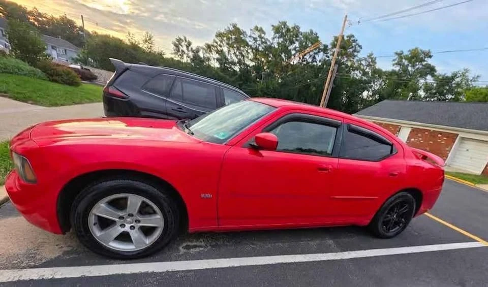 2010 Dodge Charger 6th Gen - Image 2 of 2