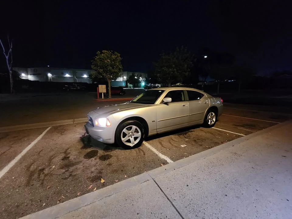 2010 Dodge Charger 6th Gen - Image 6 of 11