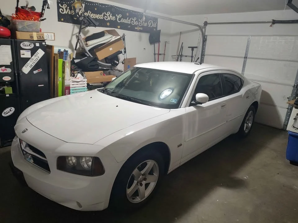 2010 Dodge Charger 6th Gen - Image 2 of 7