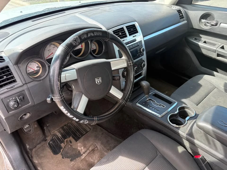 2010 Dodge Charger 6th Gen - Image 4 of 8