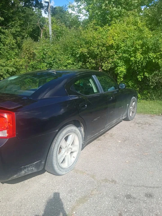 2010 Dodge Charger 6th Gen - Image 2 of 5