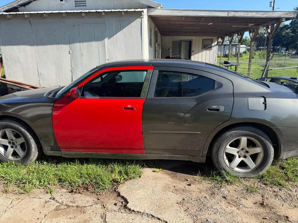 2010 Dodge Charger 6th Gen - Image 2 of 4