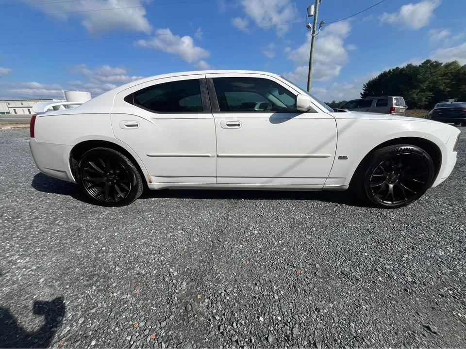 2010 Dodge Charger 6th Gen - Image 9 of 10