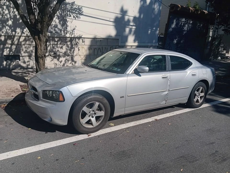 2010 Dodge Charger 6th Gen - Image 2 of 7
