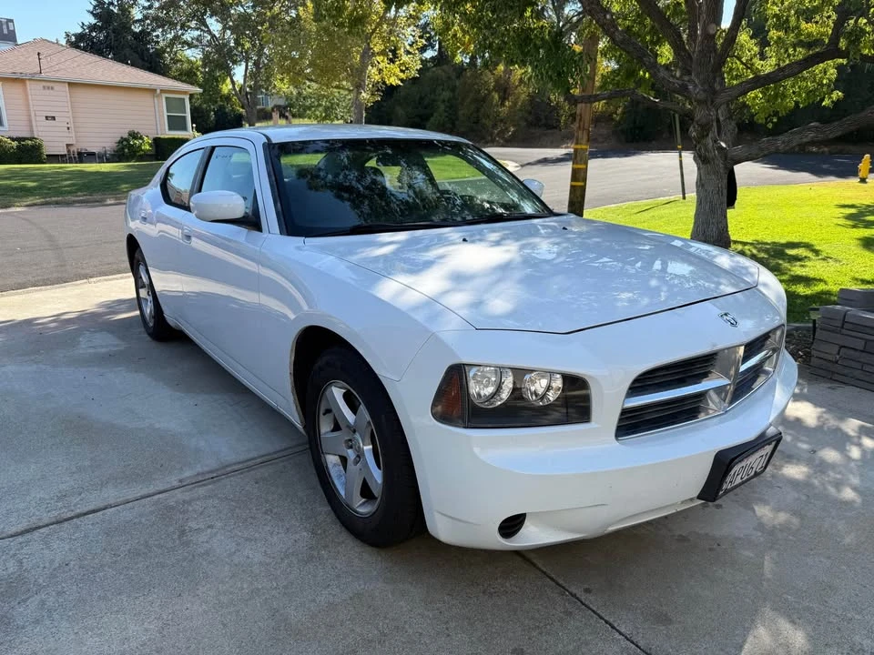 2010 Dodge Charger 6th Gen - Image 3 of 10