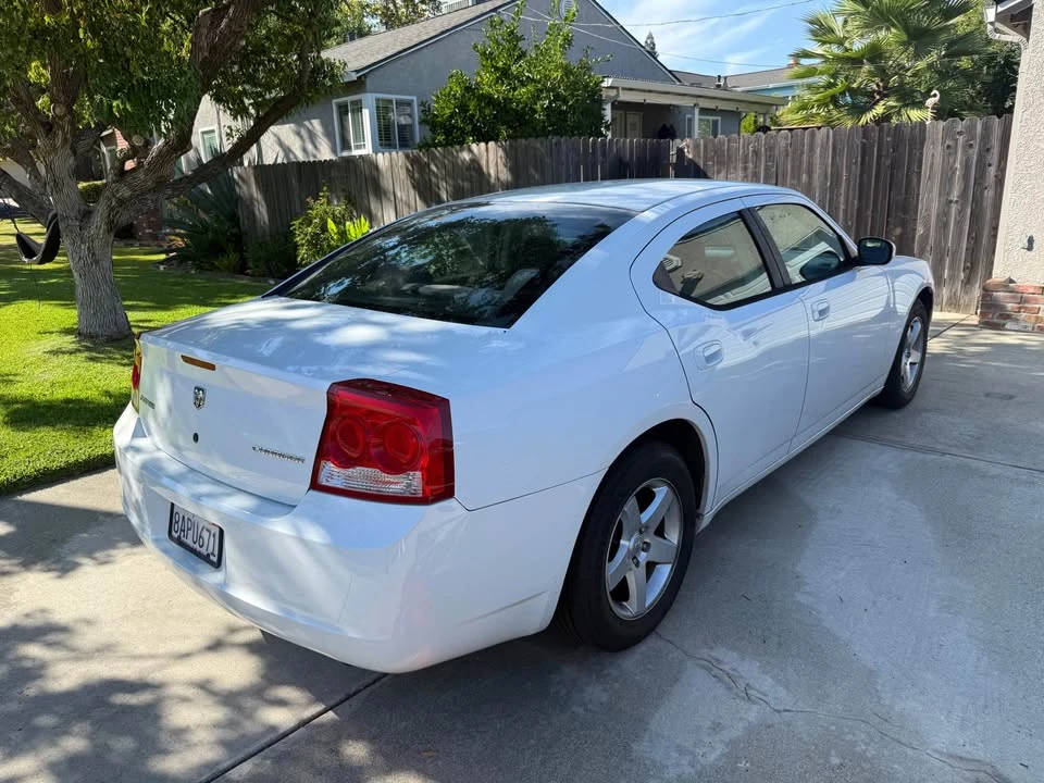 2010 Dodge Charger 6th Gen - Image 5 of 10