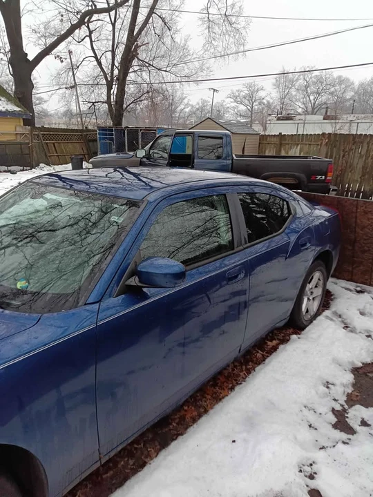 2010 Dodge Charger 6th Gen - Image 2 of 5