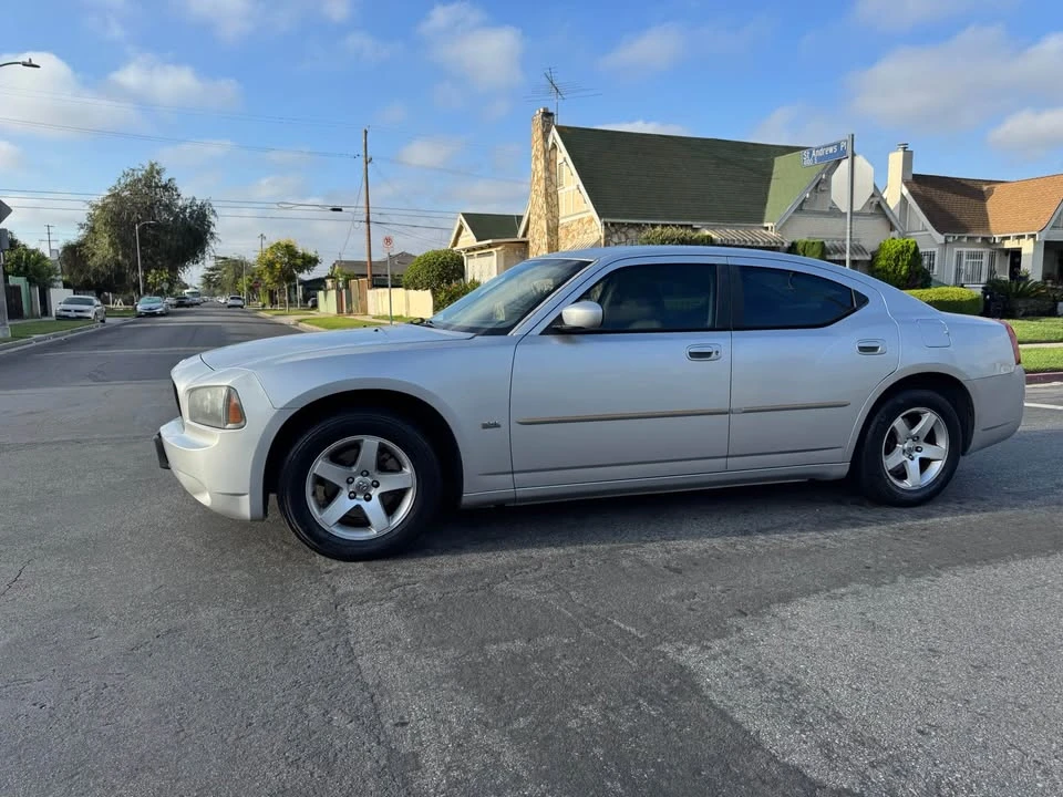 2010 Dodge Charger 6th Gen - Image 5 of 8
