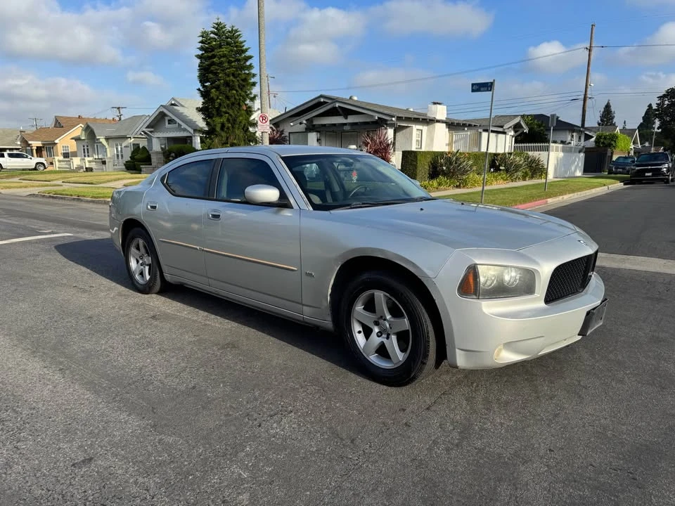 2010 Dodge Charger 6th Gen - Image 2 of 8