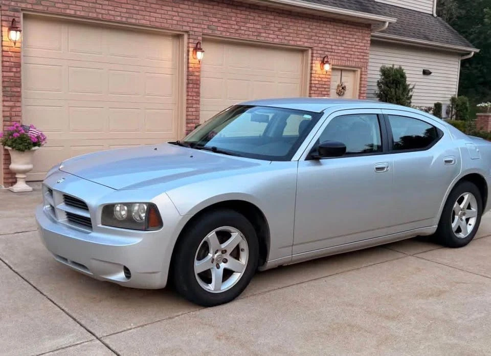 2010 Dodge Charger 6th Gen - Image 17 of 20