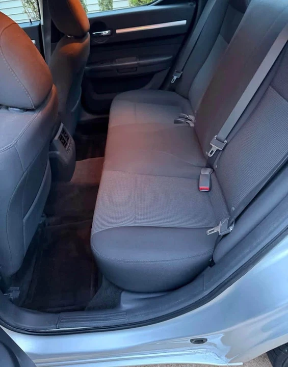 2010 Dodge Charger 6th Gen - Image 9 of 20