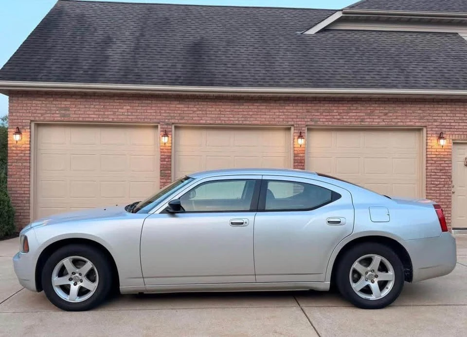2010 Dodge Charger 6th Gen - Image 18 of 20