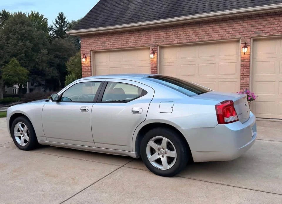2010 Dodge Charger 6th Gen - Image 15 of 20