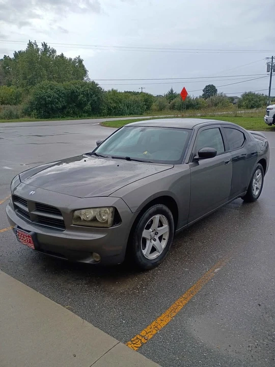 2010 Dodge Charger 6th Gen - Image 2 of 7