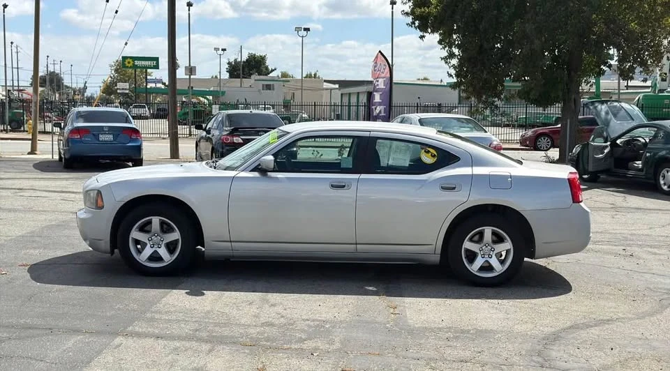 2010 Dodge Charger 6th Gen - Image 3 of 14