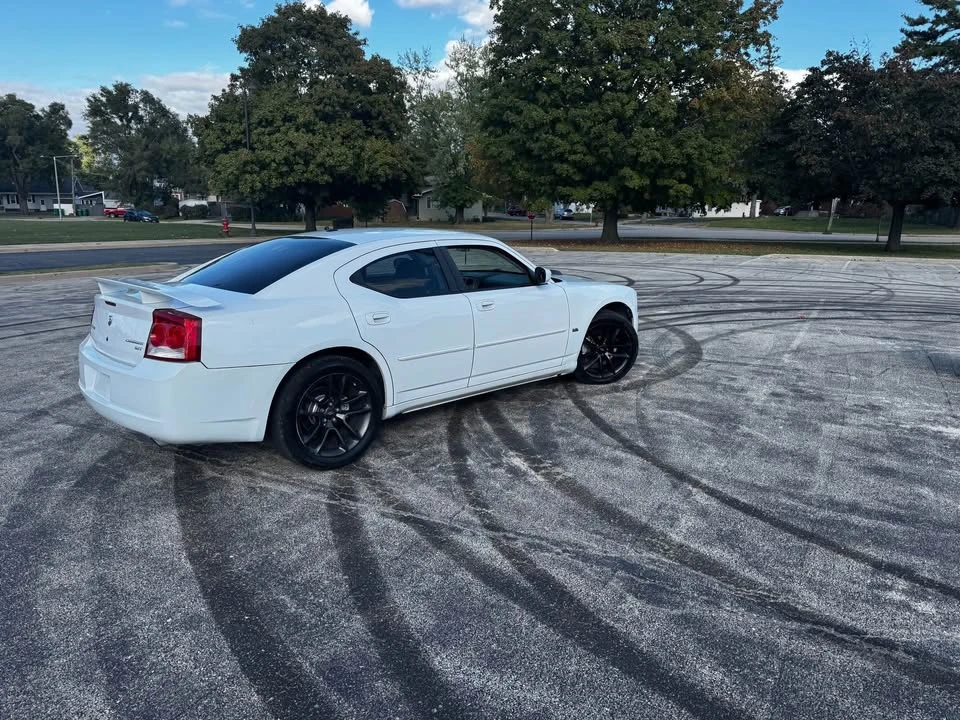 2010 Dodge Charger 6th Gen - Image 4 of 4