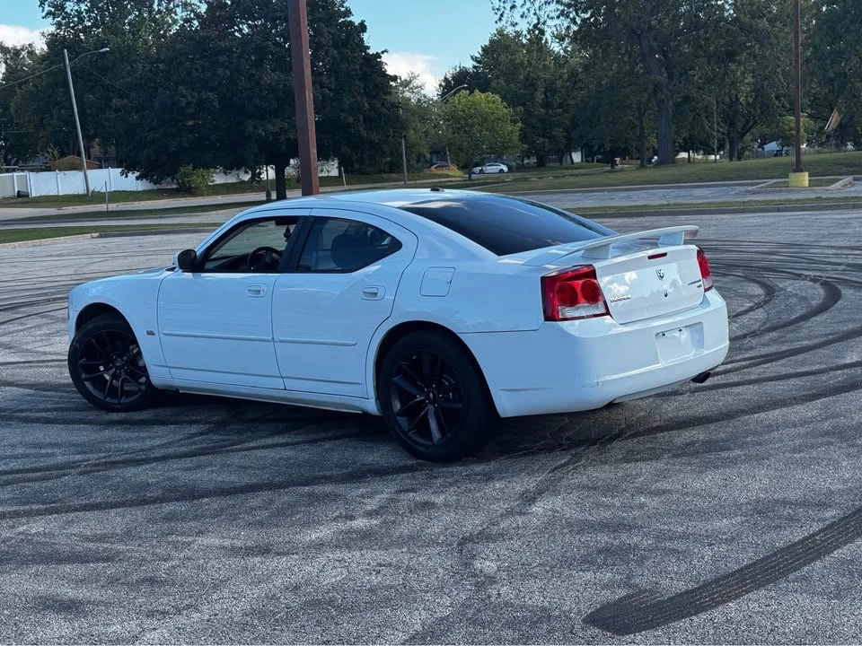 2010 Dodge Charger 6th Gen - Image 2 of 4