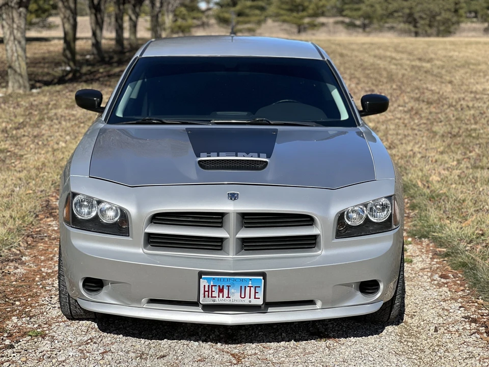 2010 Dodge Charger 6th Gen - Image 27 of 31