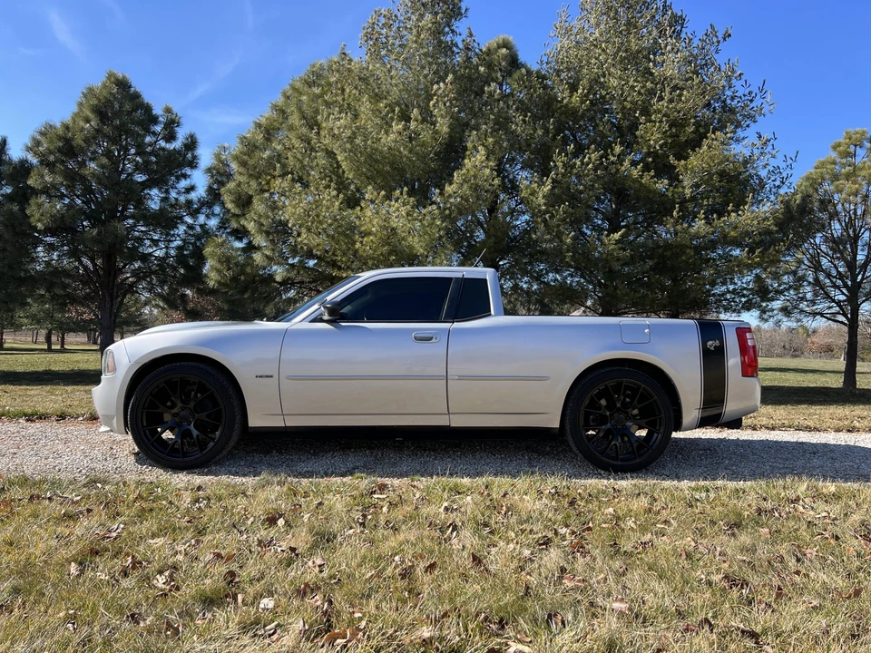 2010 Dodge Charger 6th Gen - Image 7 of 31