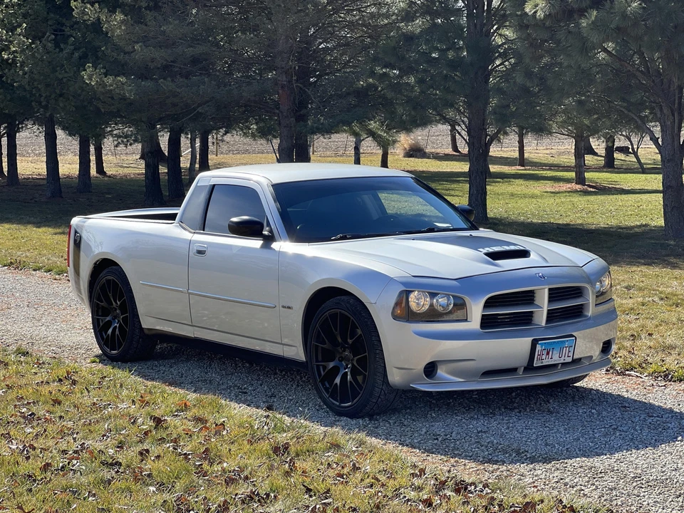 2010 Dodge Charger 6th Gen - Image 24 of 31