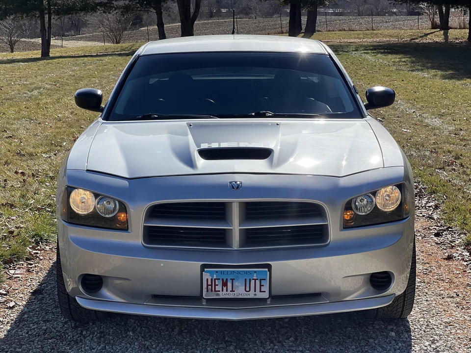 2010 Dodge Charger 6th Gen - Image 28 of 31