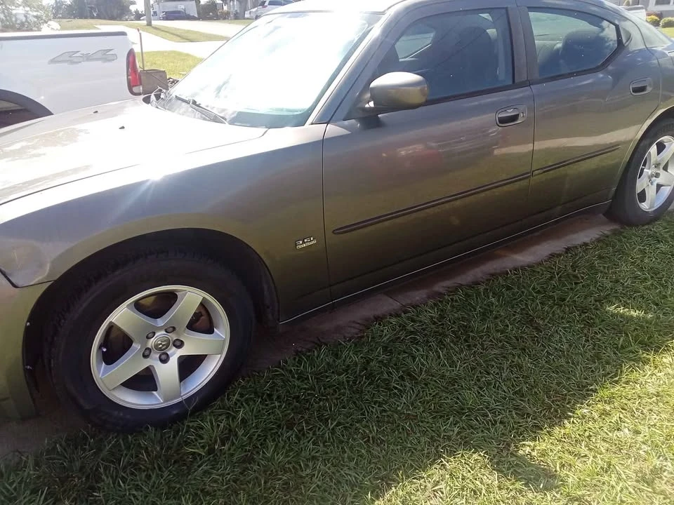 2010 Dodge Charger 6th Gen - Image 2 of 4