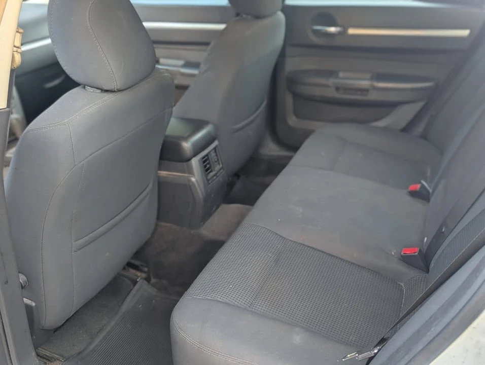 2010 Dodge Charger 6th Gen - Image 5 of 7