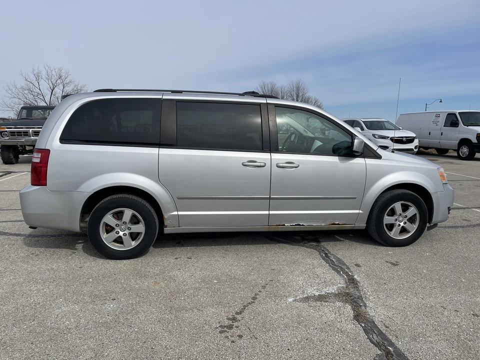 2010 Dodge Caravan - Image 9 of 21