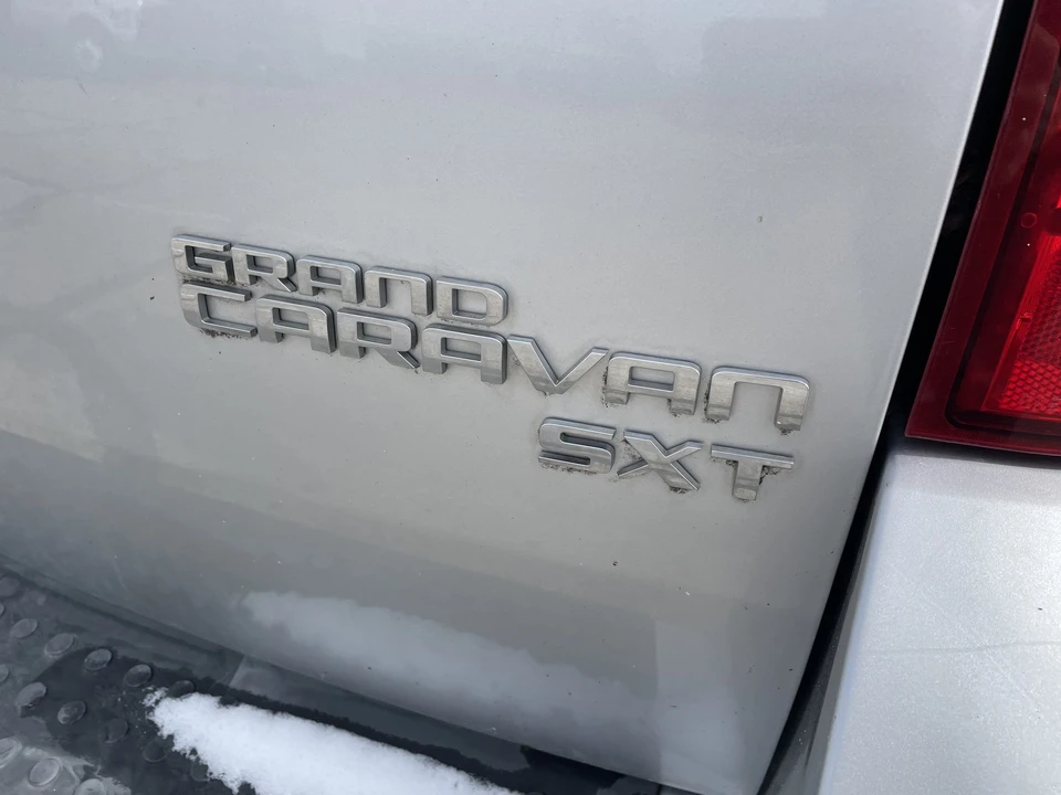 2010 Dodge Caravan - Image 17 of 21