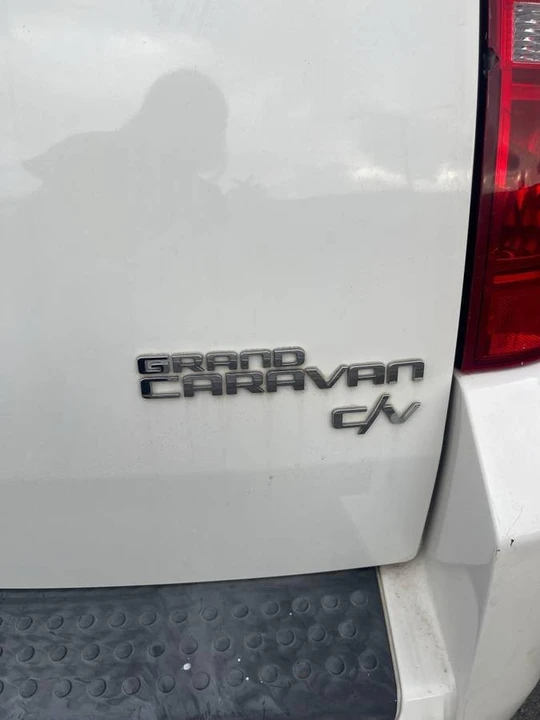 2010 Dodge Caravan - Image 14 of 14