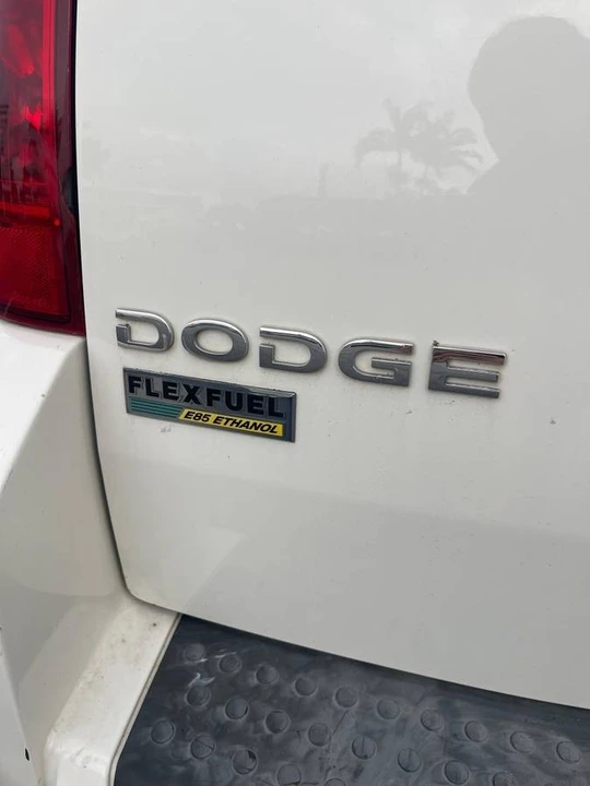 2010 Dodge Caravan - Image 11 of 14