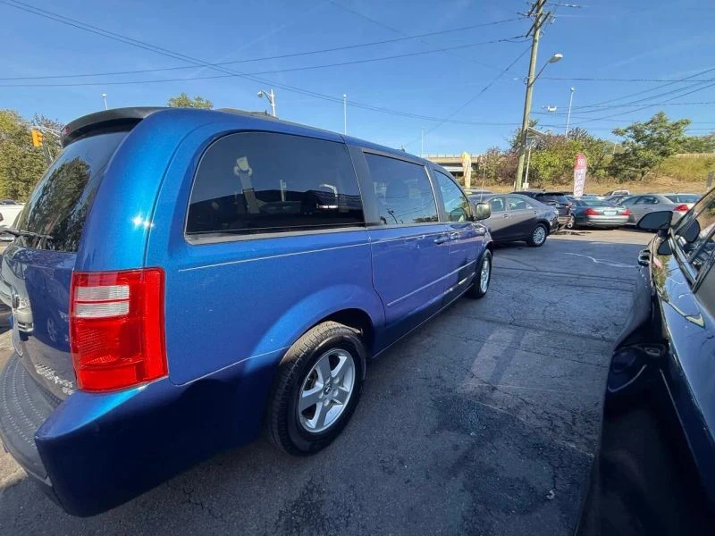 2010 Dodge Caravan - Image 10 of 12