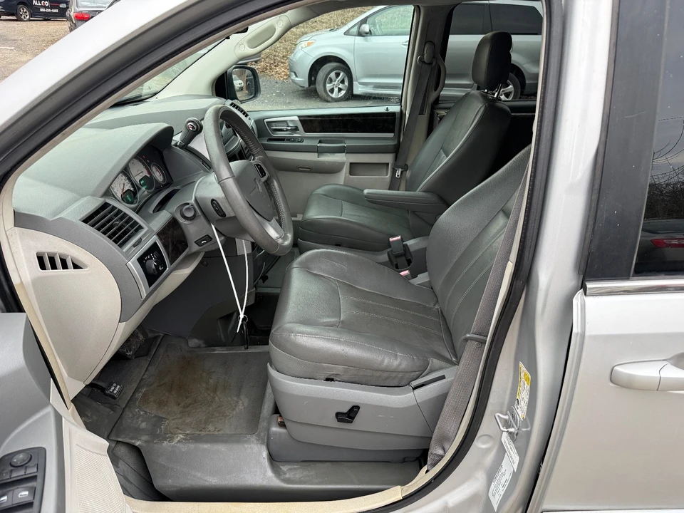 2010 Dodge Caravan - Image 6 of 19