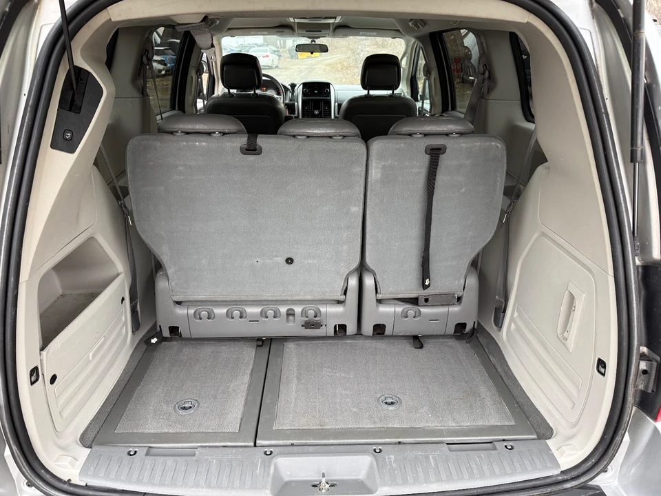 2010 Dodge Caravan - Image 18 of 19