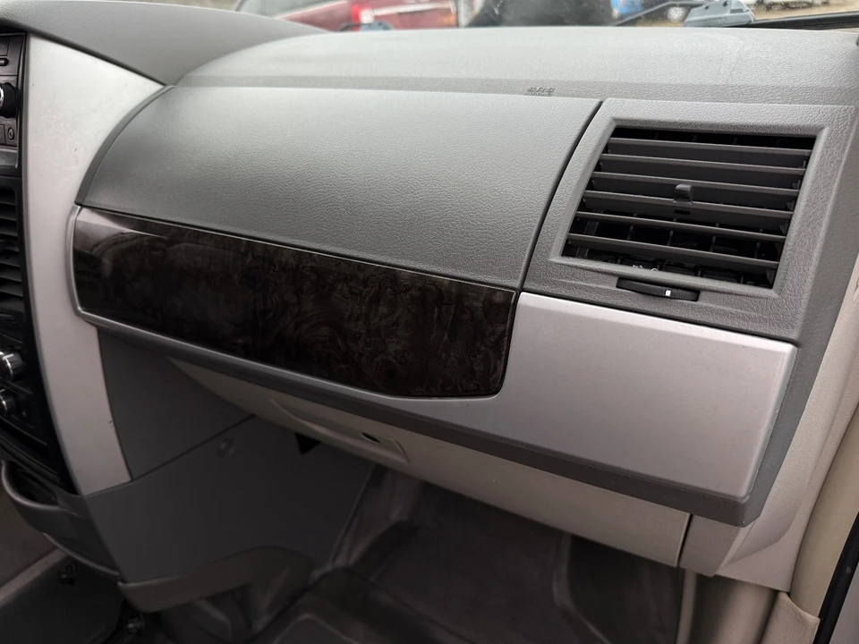 2010 Dodge Caravan - Image 9 of 19