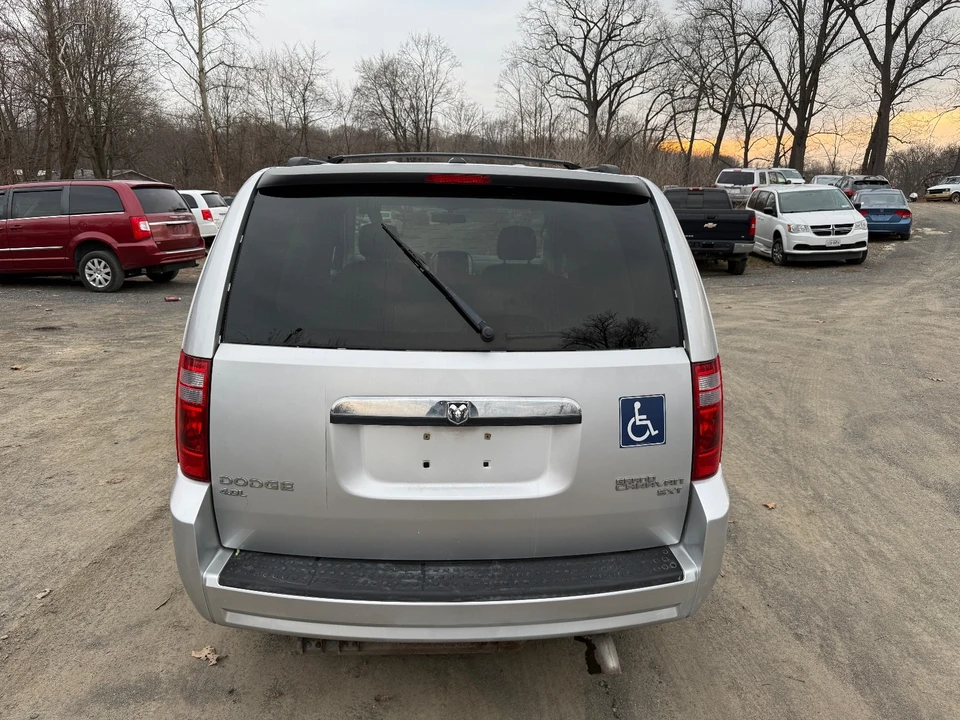 2010 Dodge Caravan - Image 3 of 19