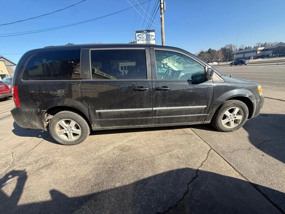 2010 Dodge Caravan - Image 8 of 20