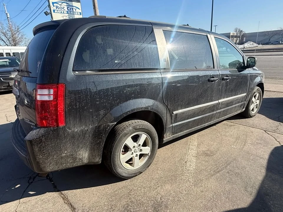 2010 Dodge Caravan - Image 11 of 20