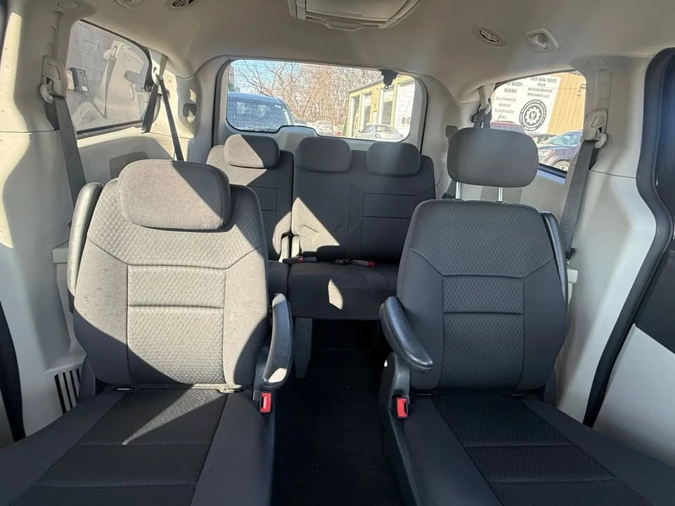 2010 Dodge Caravan - Image 15 of 20