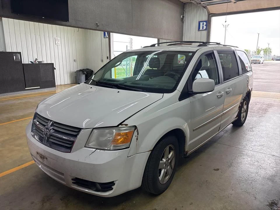 2010 Dodge Caravan - Image 9 of 9