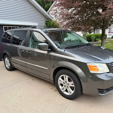 2010 Dodge Grand Caravan SXT Minivan 4D