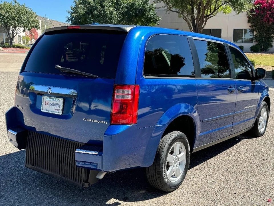 2010 Dodge Caravan - Image 5 of 16