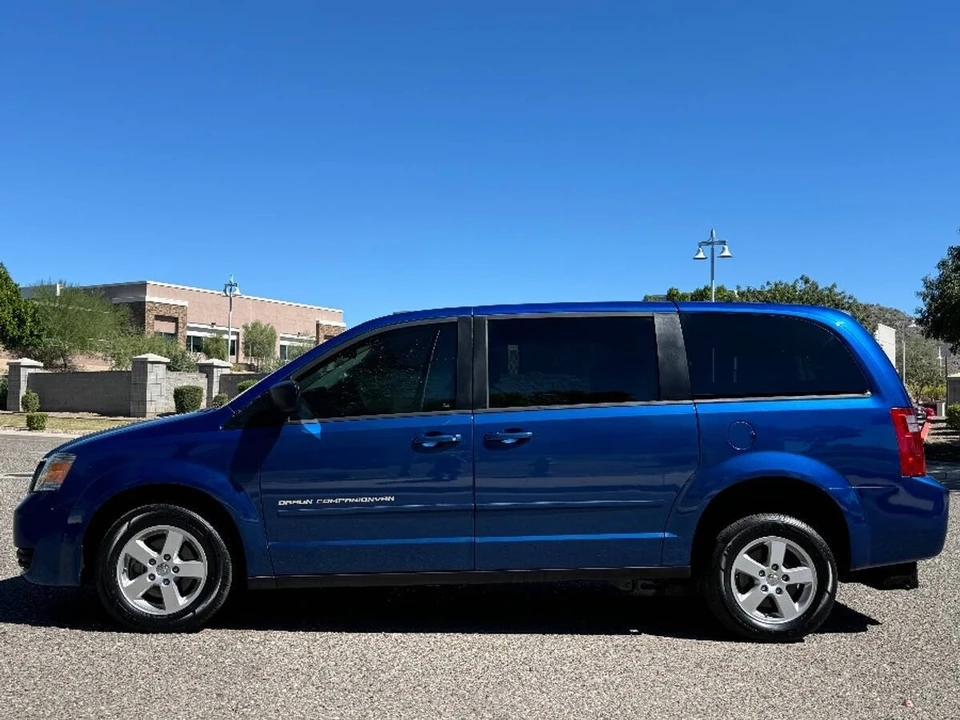 2010 Dodge Caravan - Image 13 of 16