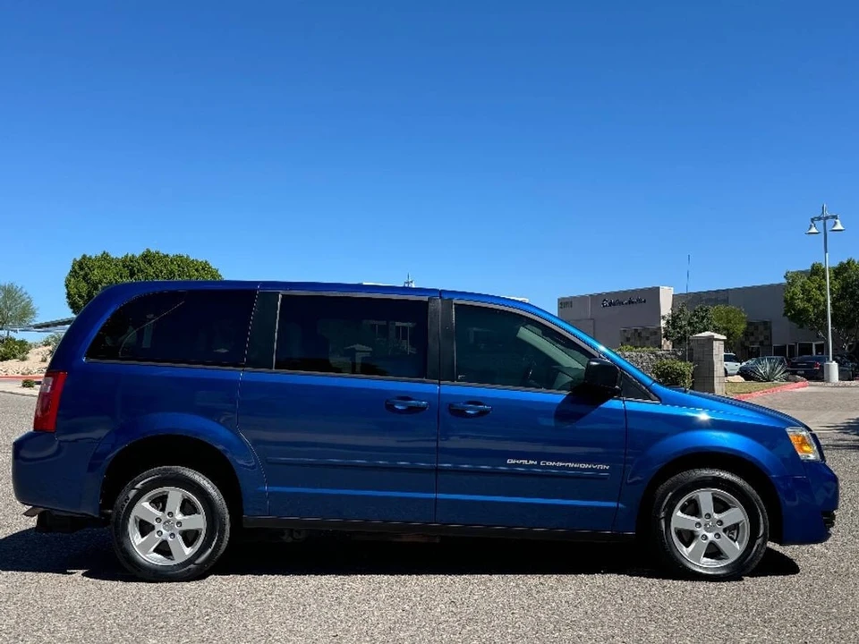 2010 Dodge Caravan - Image 4 of 16
