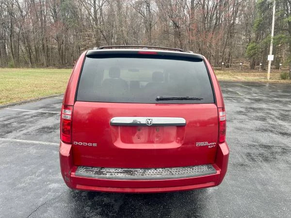 2010 Dodge Caravan - Image 7 of 20