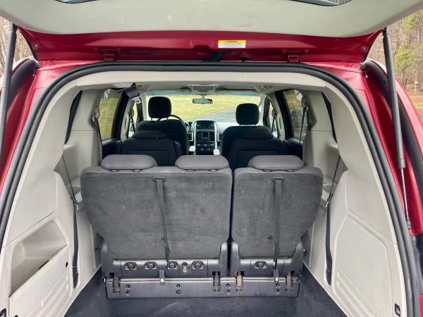 2010 Dodge Caravan - Image 13 of 20
