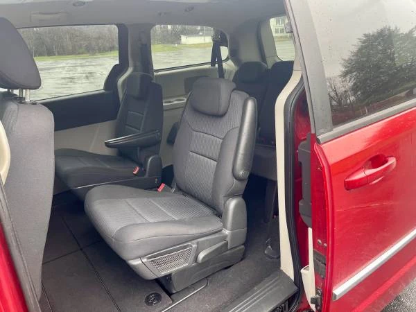 2010 Dodge Caravan - Image 11 of 20